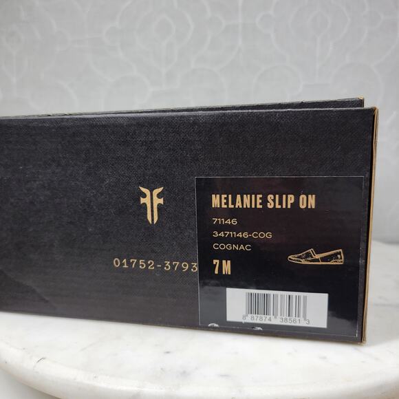 Frye Melanie Shoes Womens 7 Cognac Brown Leather Embossed Logo Slip On Flats - Picture 16 of 16